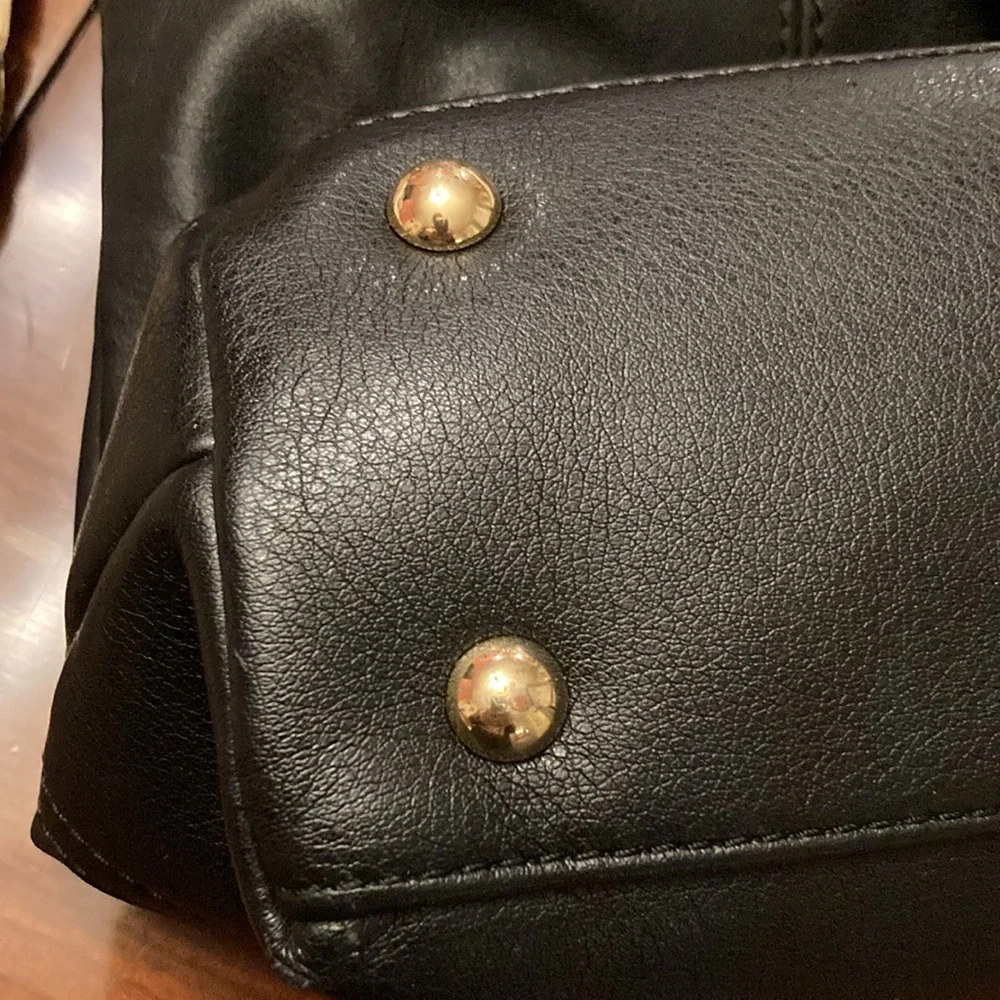 TIGNANELLO NAVY PURSE. LIKE NEW. SOFT LEATHER. ROOMY. MANY COMPARTMENTS! CLEAN!! - Picture 4 of 16
